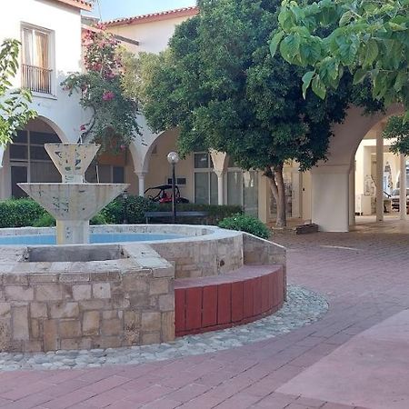 Eleantre Holiday Apartments Paphos Extérieur photo