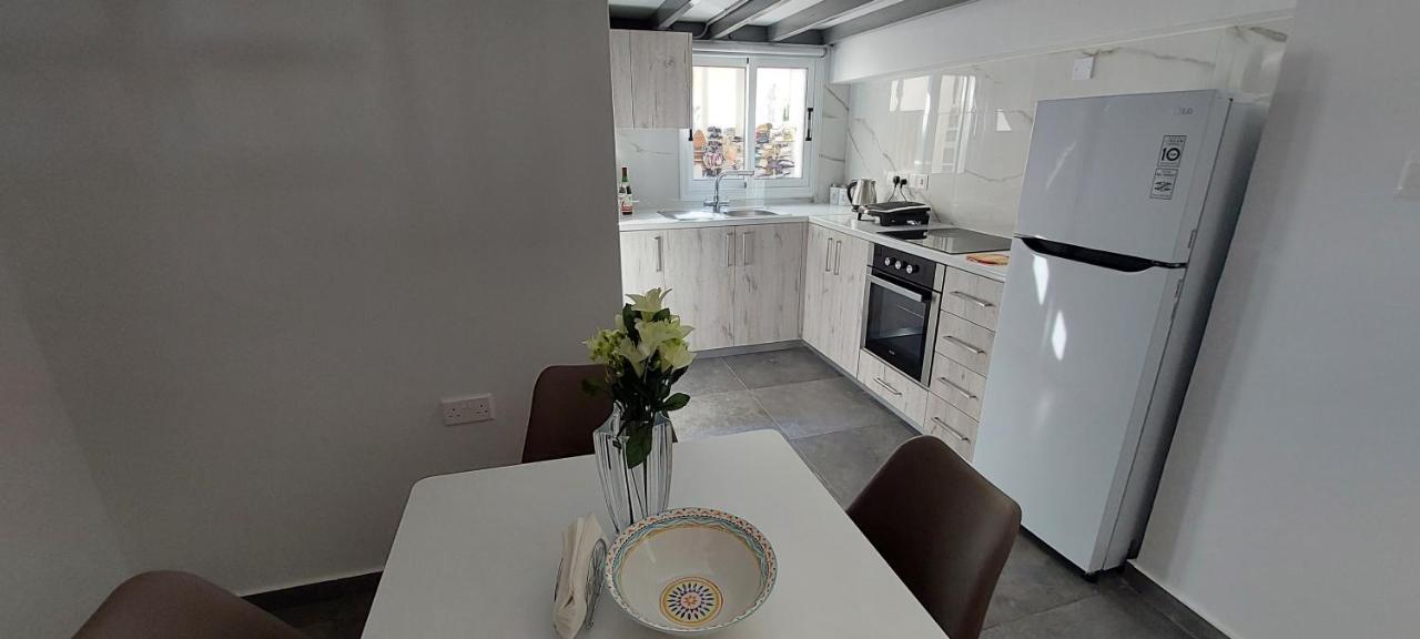 Eleantre Holiday Apartments Paphos Extérieur photo